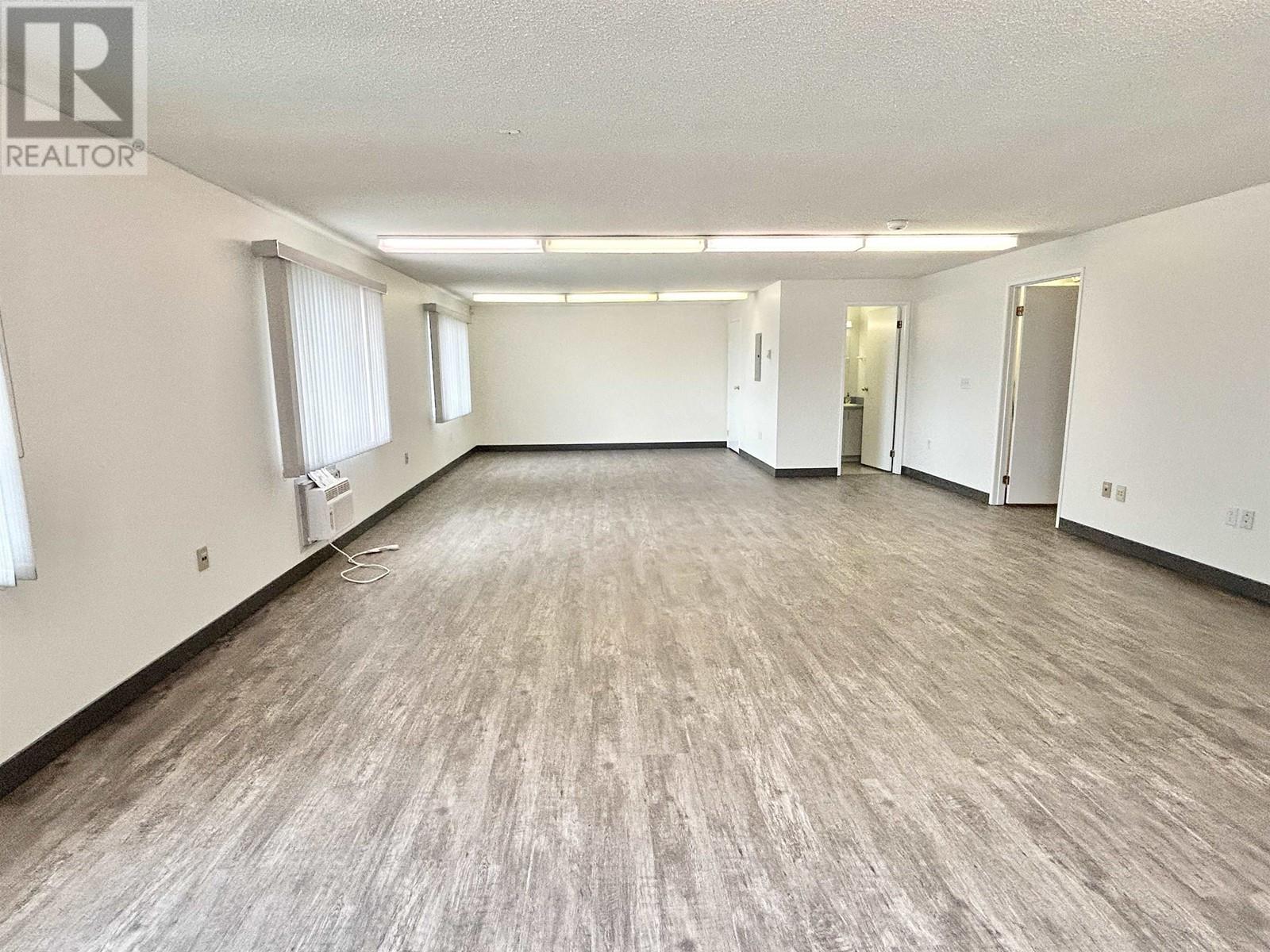 9004 109 Street Property Photo 30