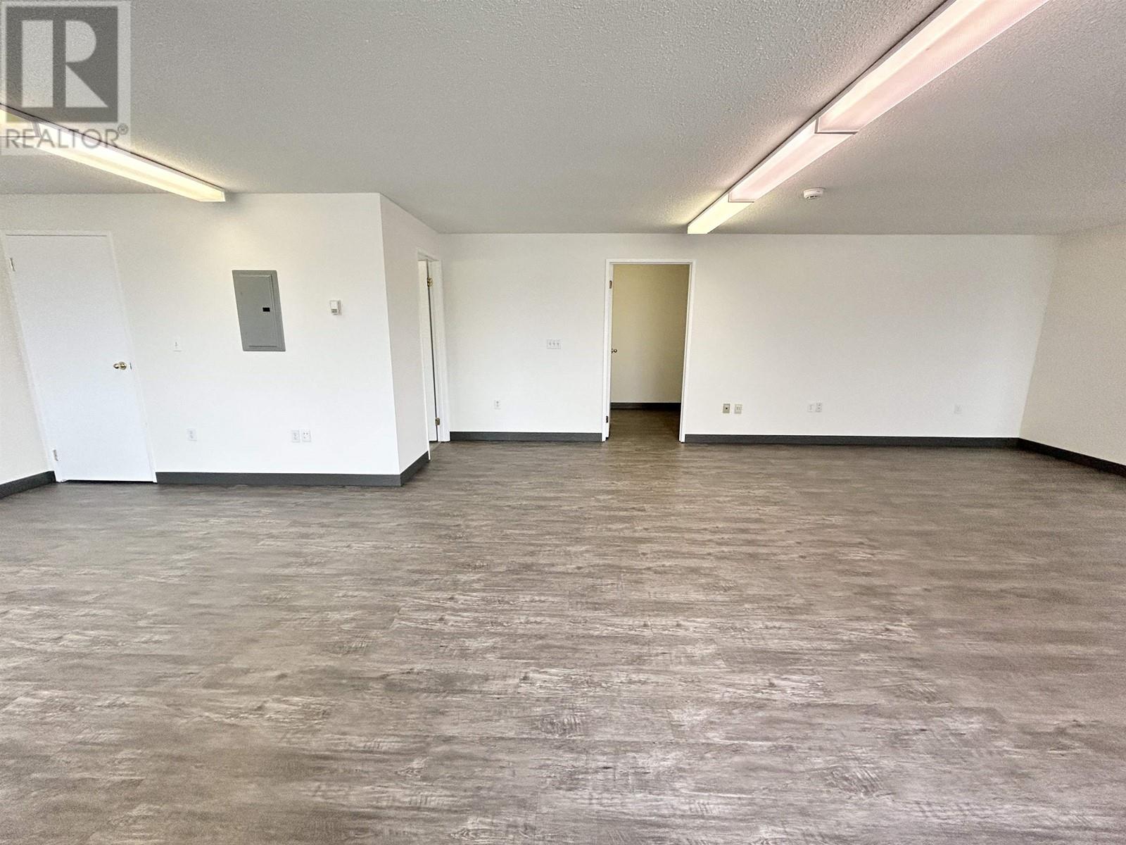 9004 109 Street Property Photo 32