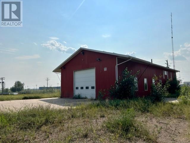 2710 Alaska Highway Property Photo 2