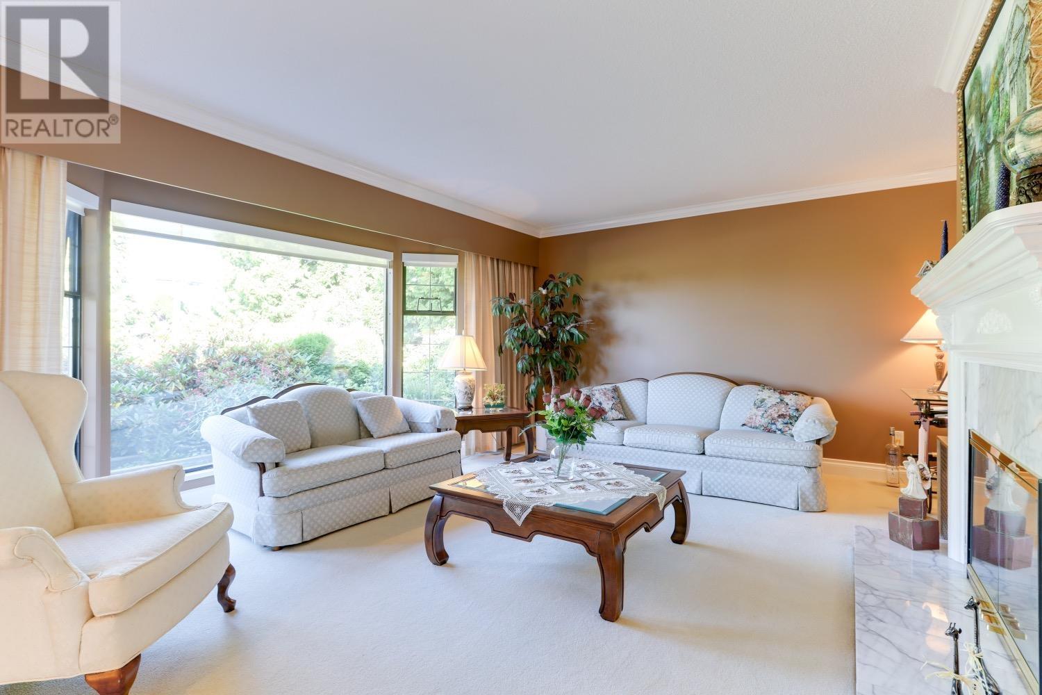 4774 104 Street Property Photo 3