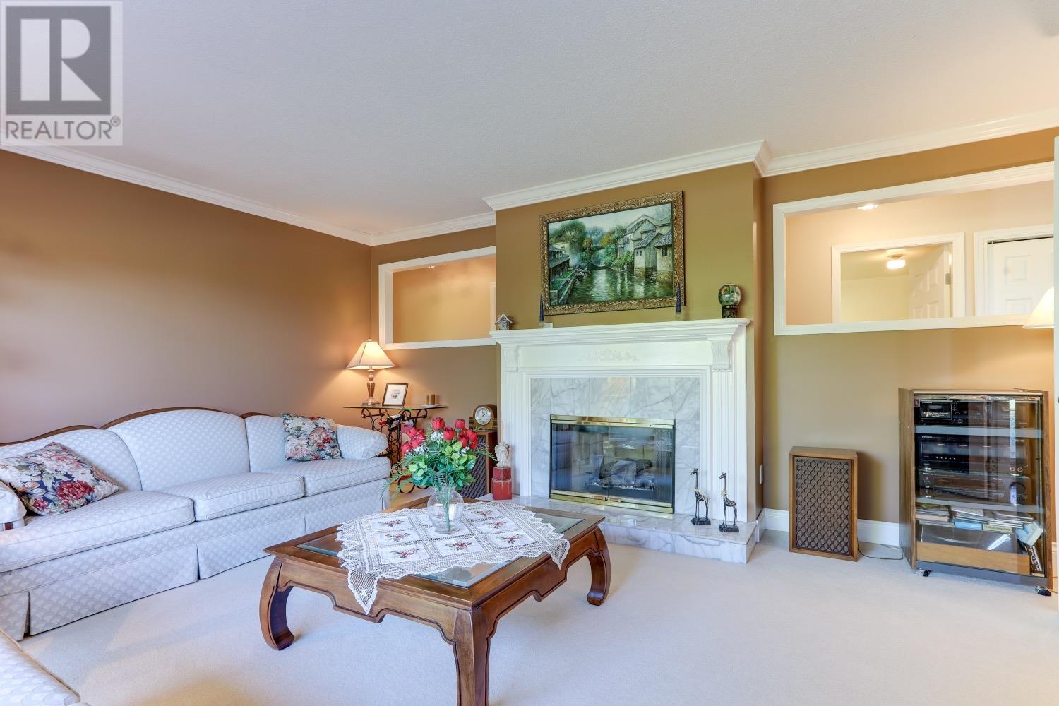 4774 104 Street Property Photo 5