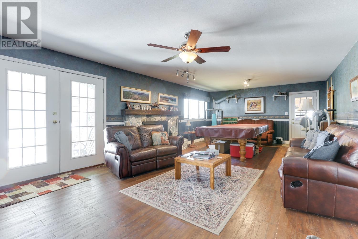 4774 104 Street Property Photo 14