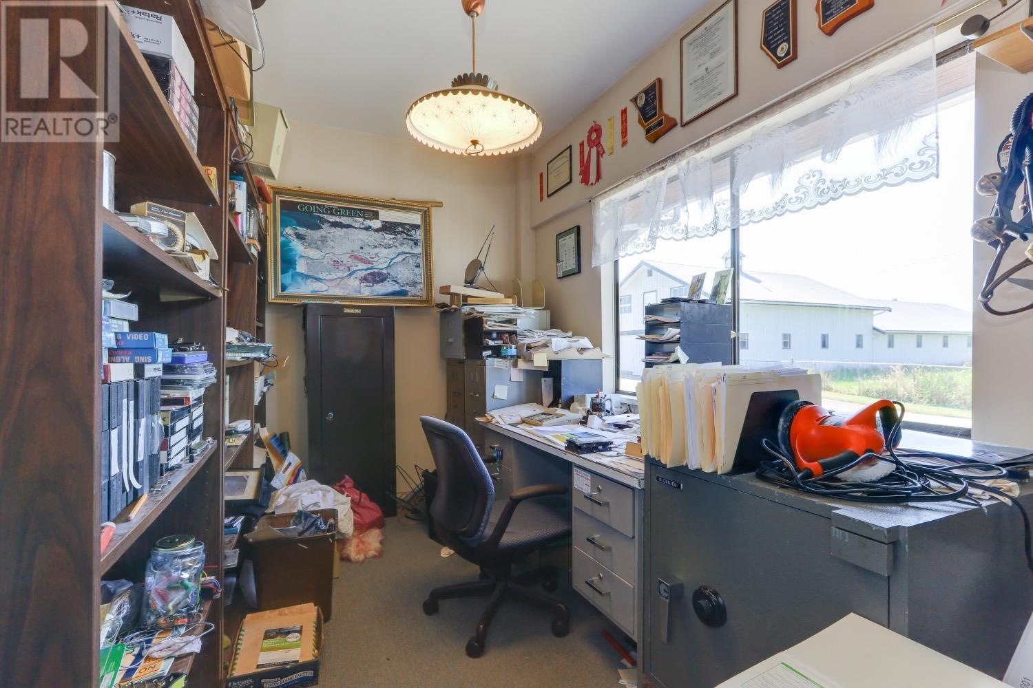 4774 104 Street Property Photo 16