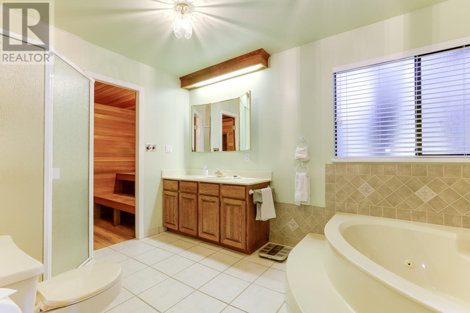 4774 104 Street Property Photo 19