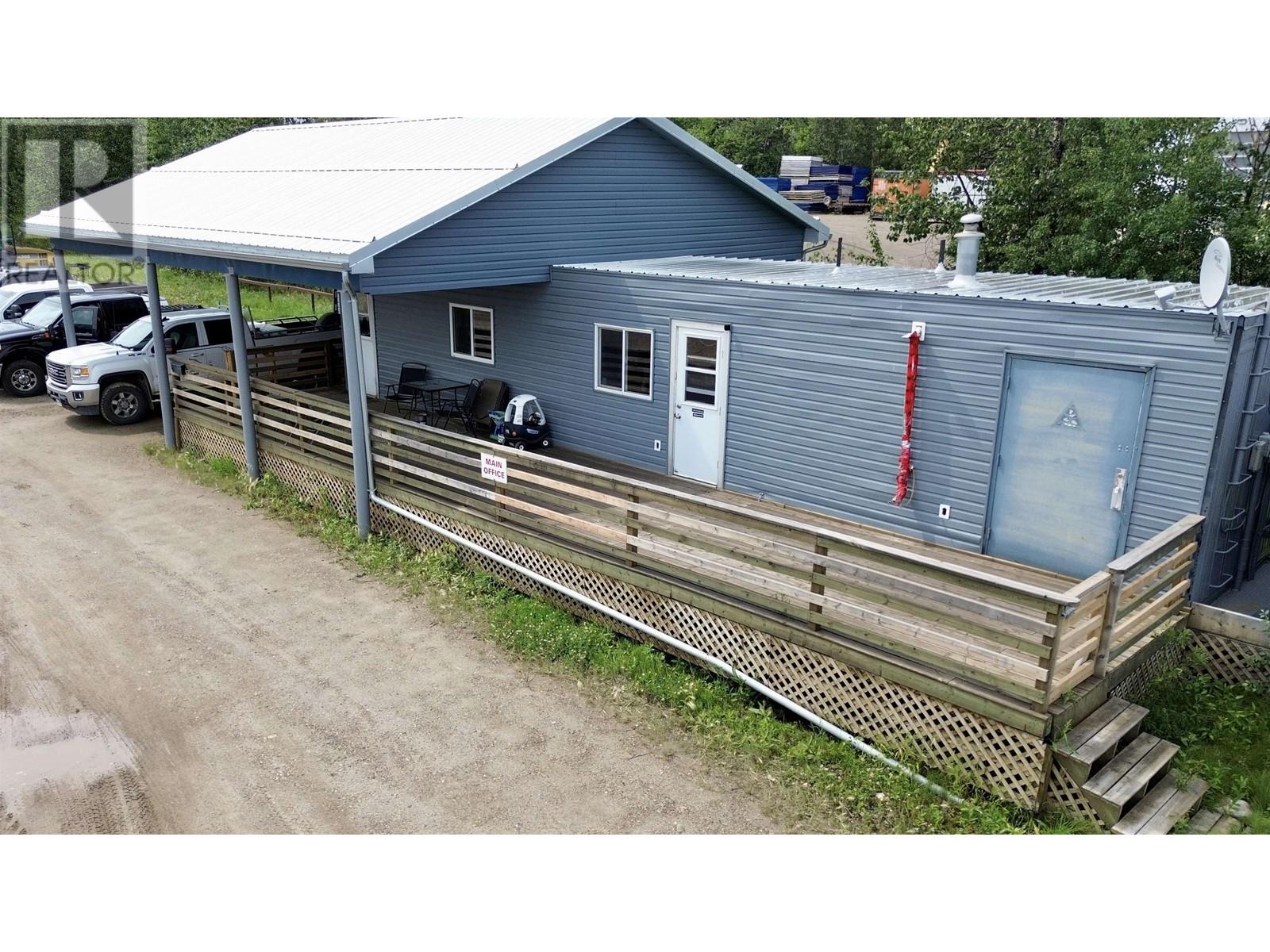 9893-9905 85 Avenue Property Photo 2