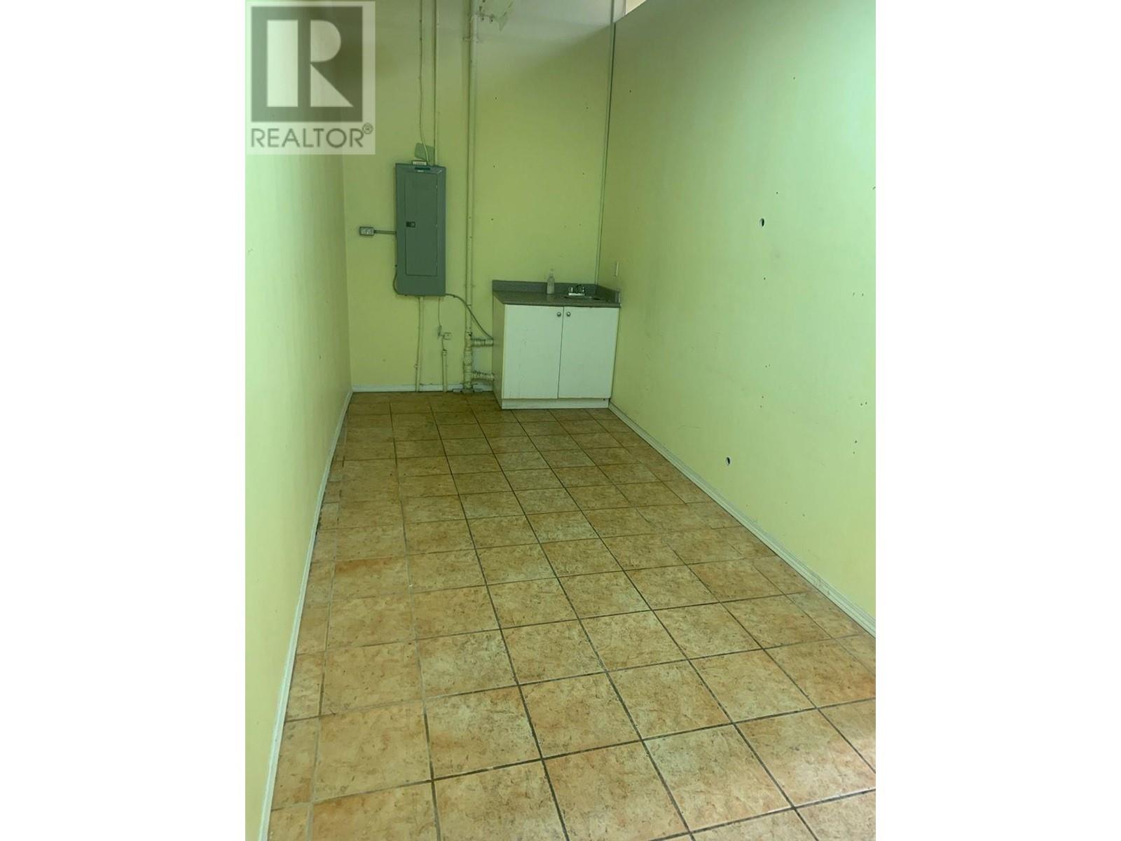 2222 4500 Kingsway Property Photo 3