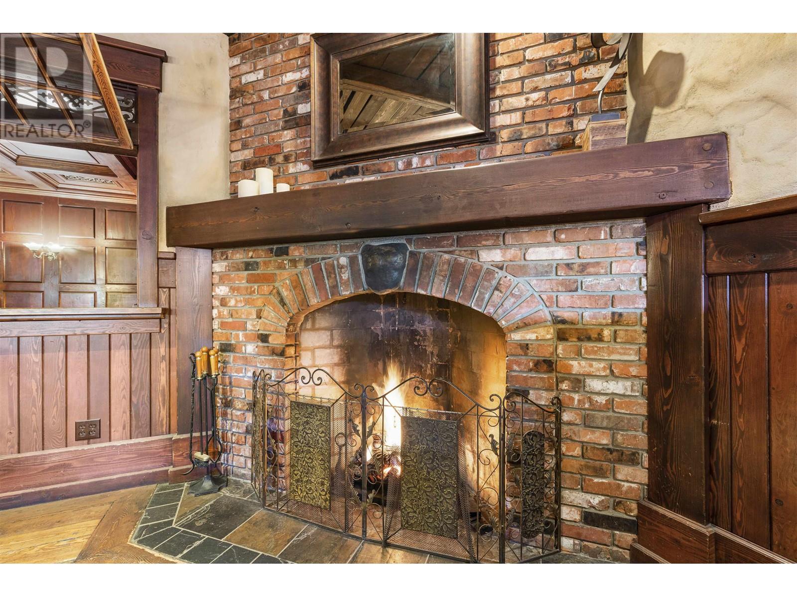 1157 5th Avenue Property Photo 7