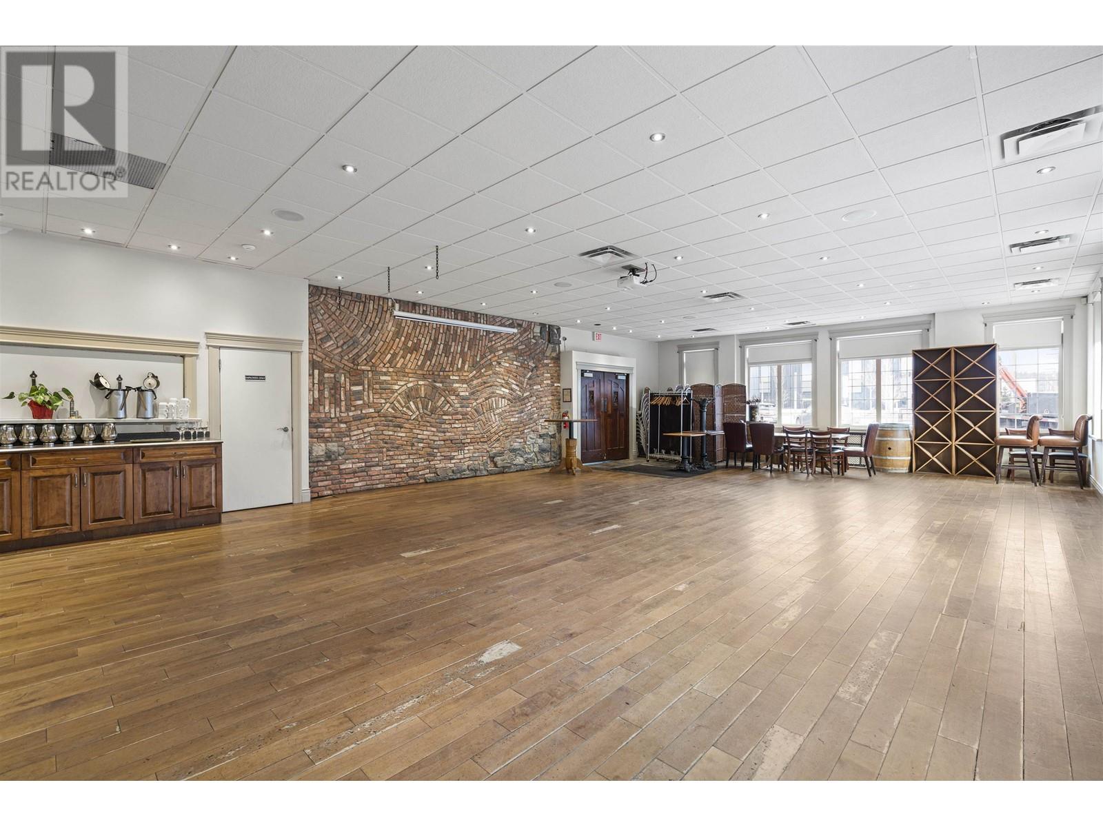 1157 5th Avenue Property Photo 11