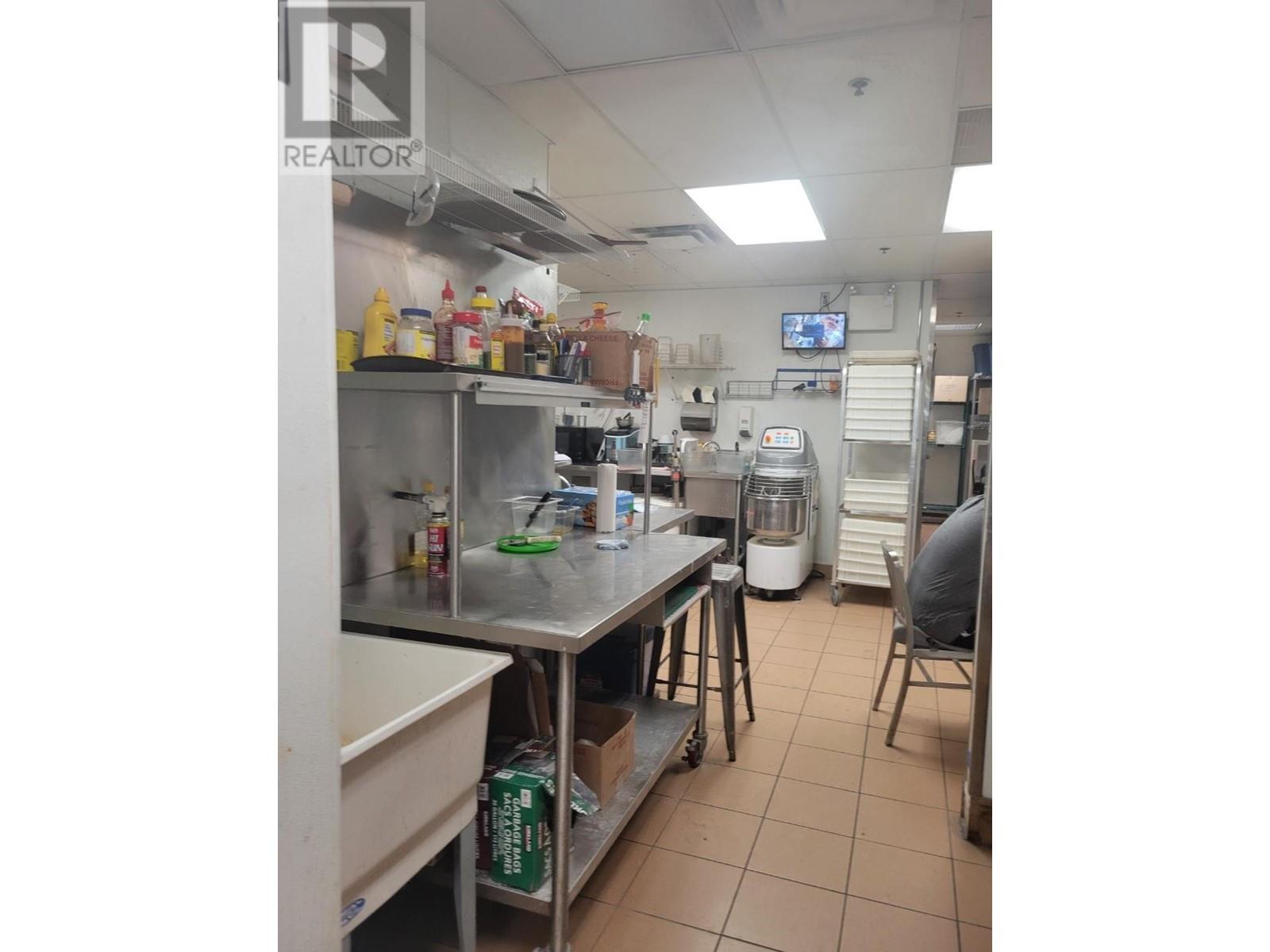 25 2755 Lougheed Highway Property Photo 7