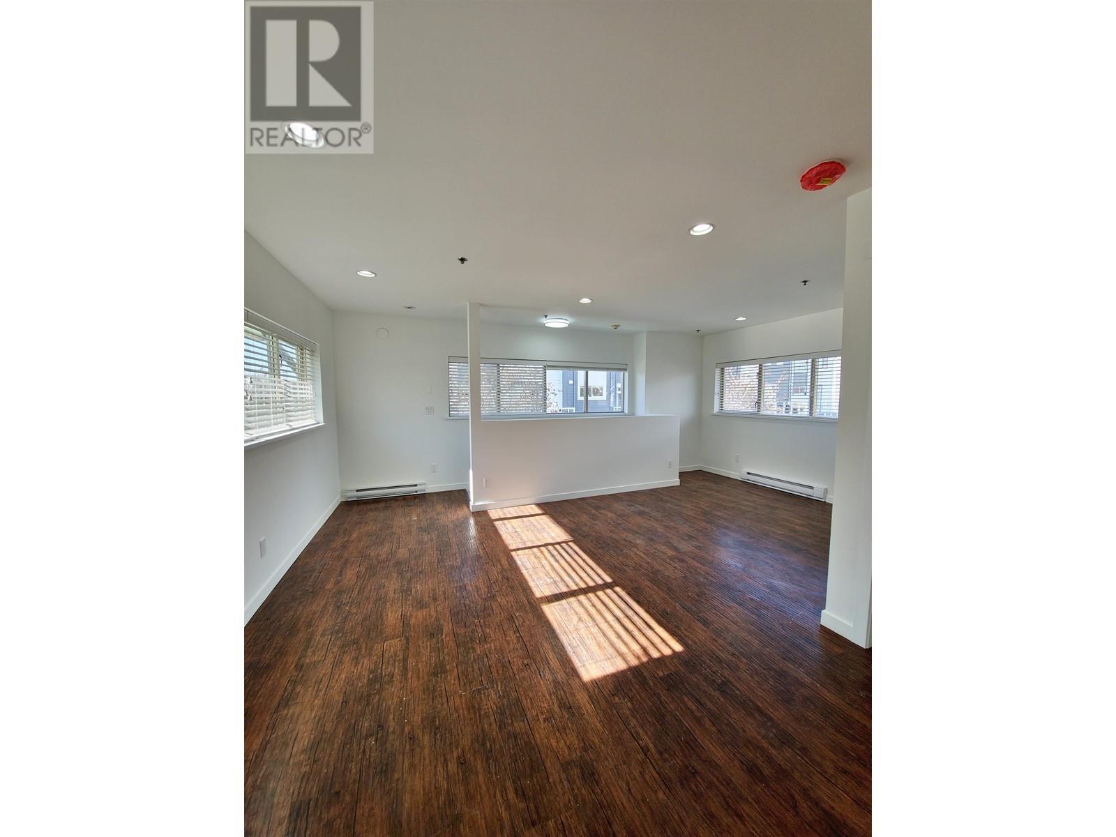 220 12005 238b Street Property Photo 10