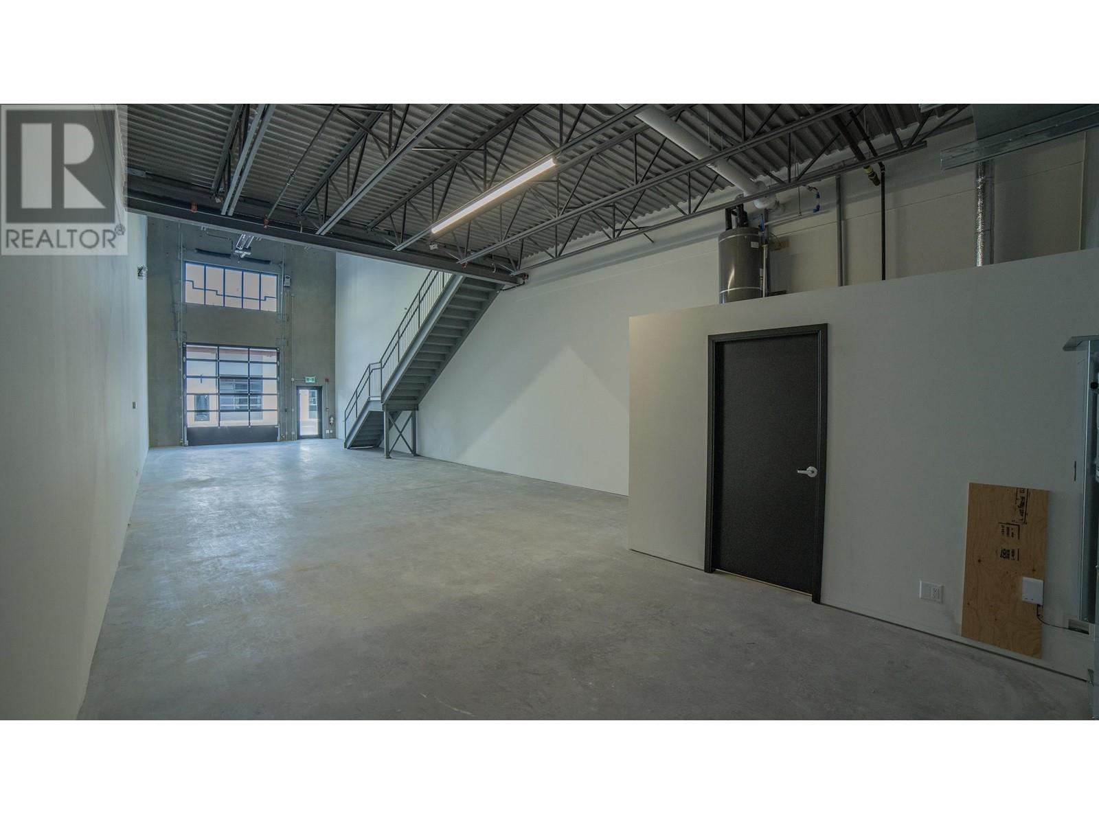 19 7342 Industrial Way Property Photo 4