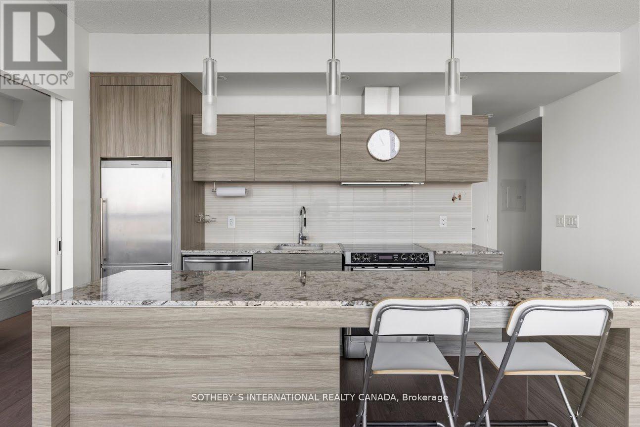 3007 - 8 Charlotte Street Property Photo 4