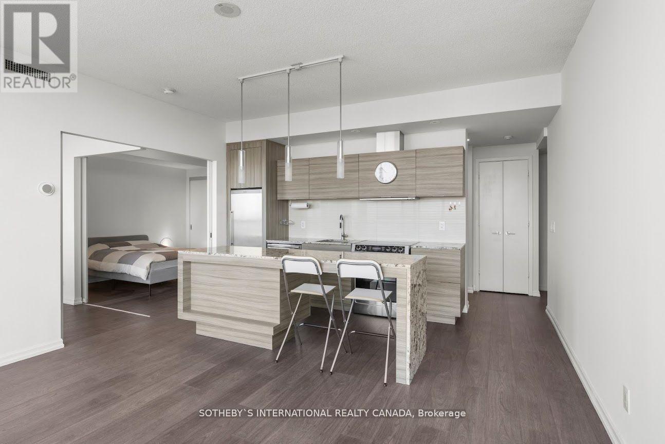 3007 - 8 Charlotte Street Property Photo 5