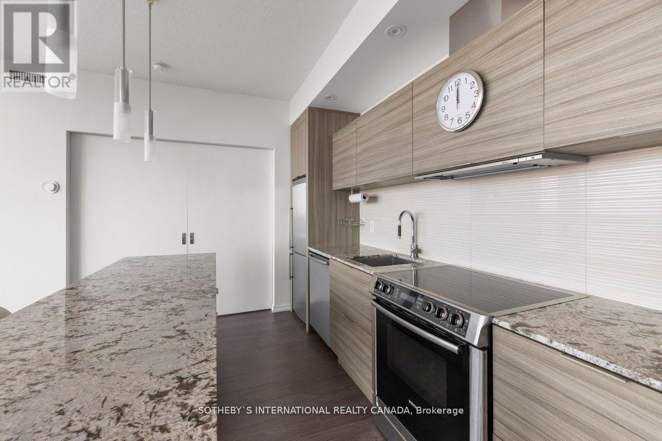 3007 - 8 Charlotte Street Property Photo 6