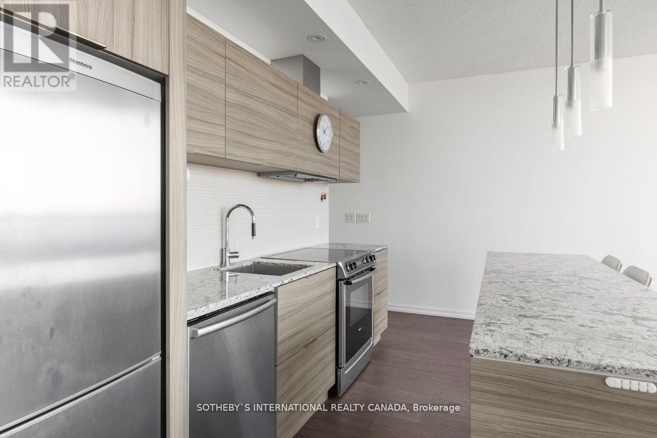 3007 - 8 Charlotte Street Property Photo 13