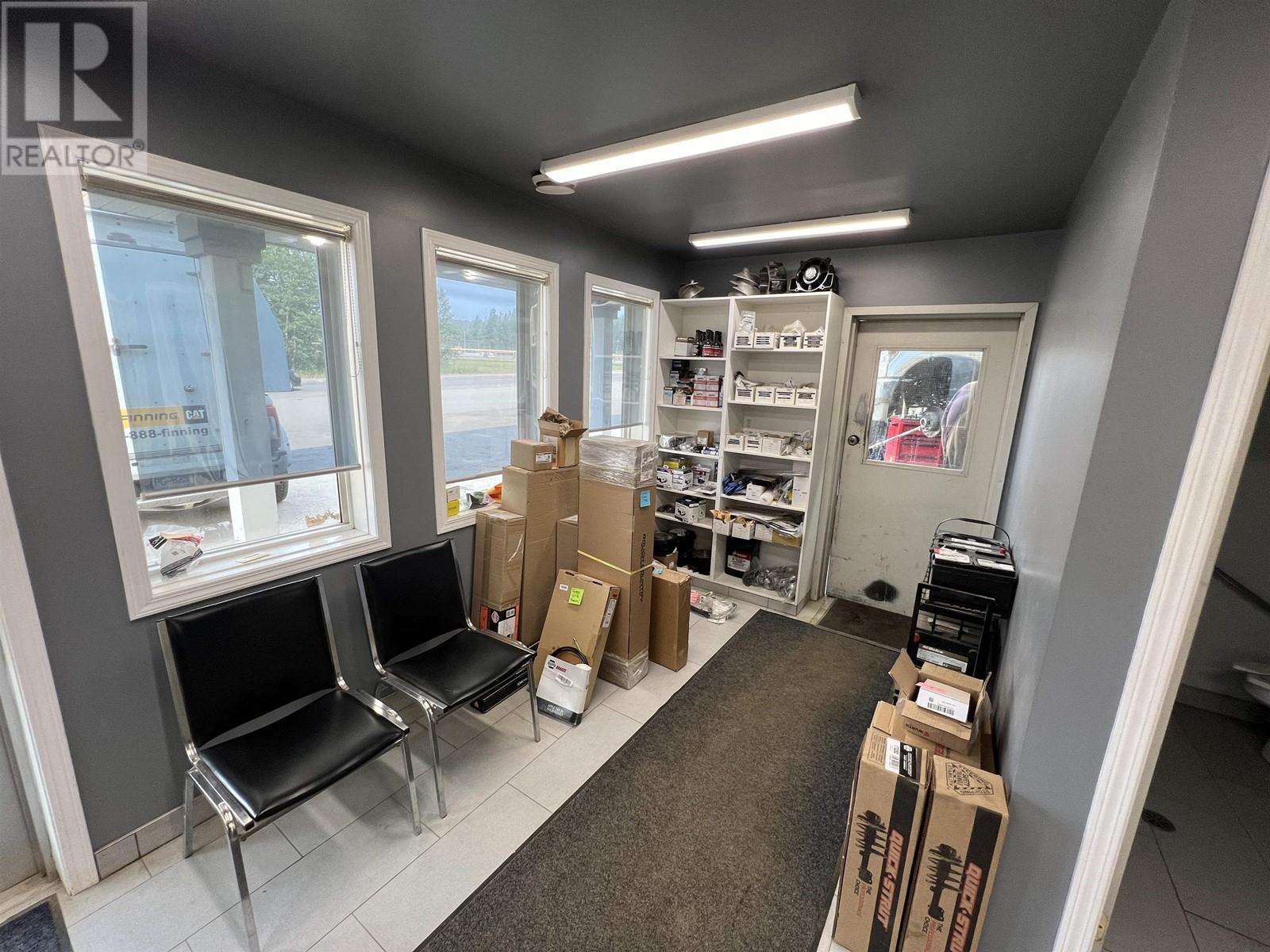 5424 55 Street Property Photo 11