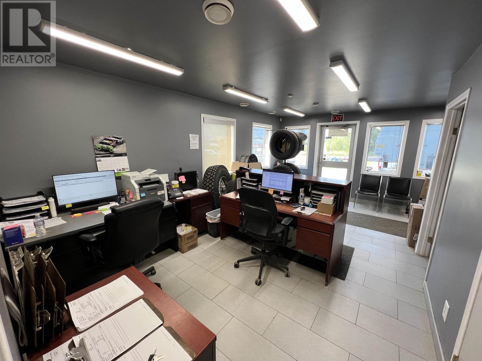 5424 55 Street Property Photo 14