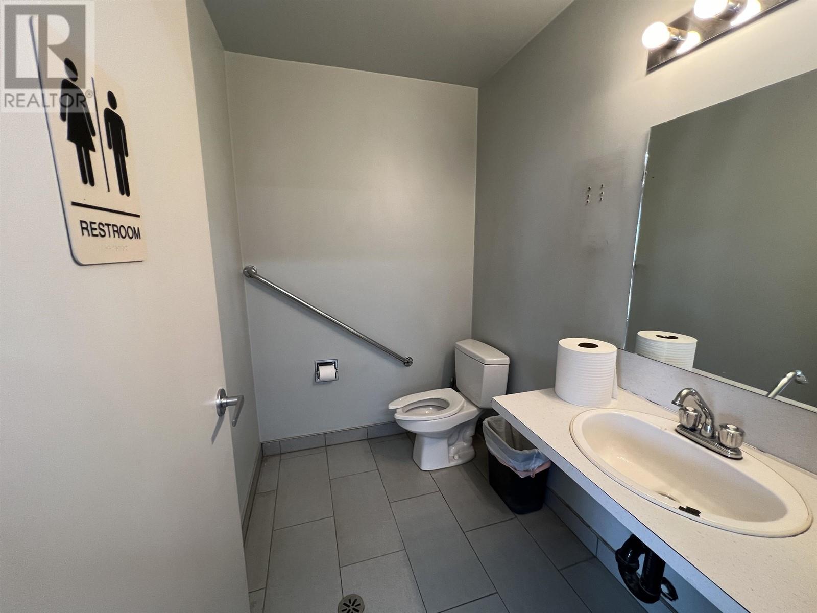 5424 55 Street Property Photo 15