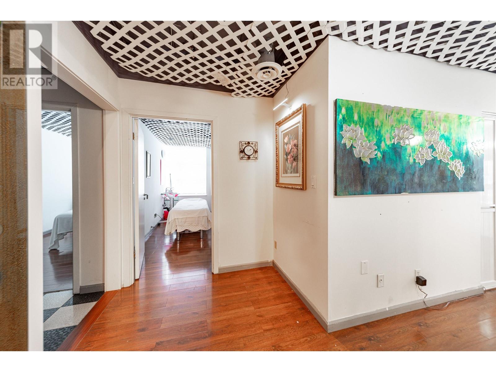 340 4400 Hazelbridge Way Property Photo 18
