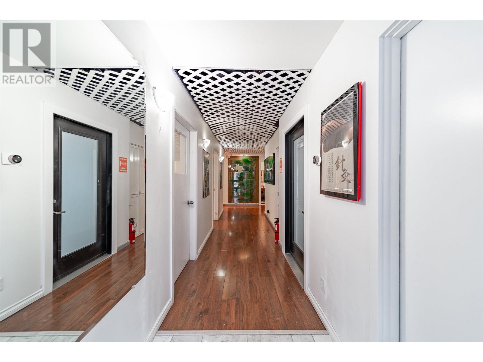 340 4400 Hazelbridge Way Property Photo 23