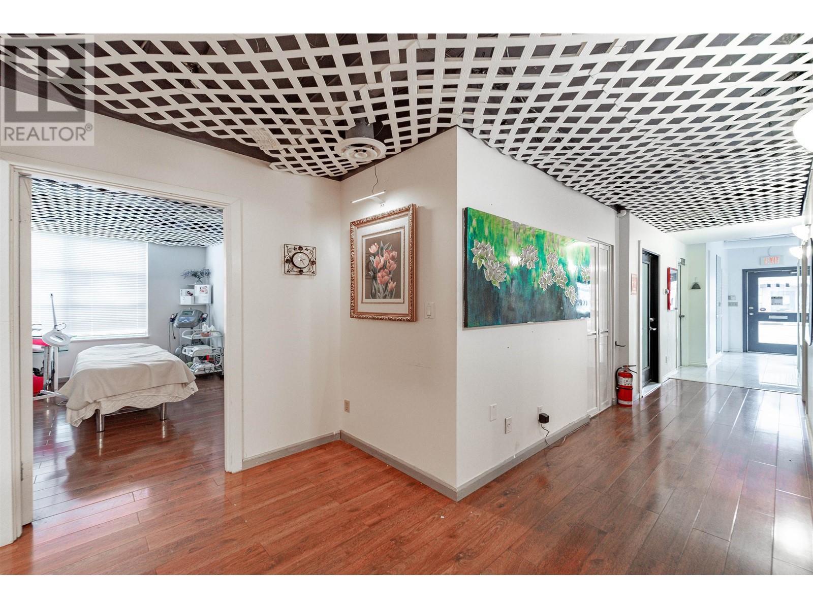 340 4400 Hazelbridge Way Property Photo 24