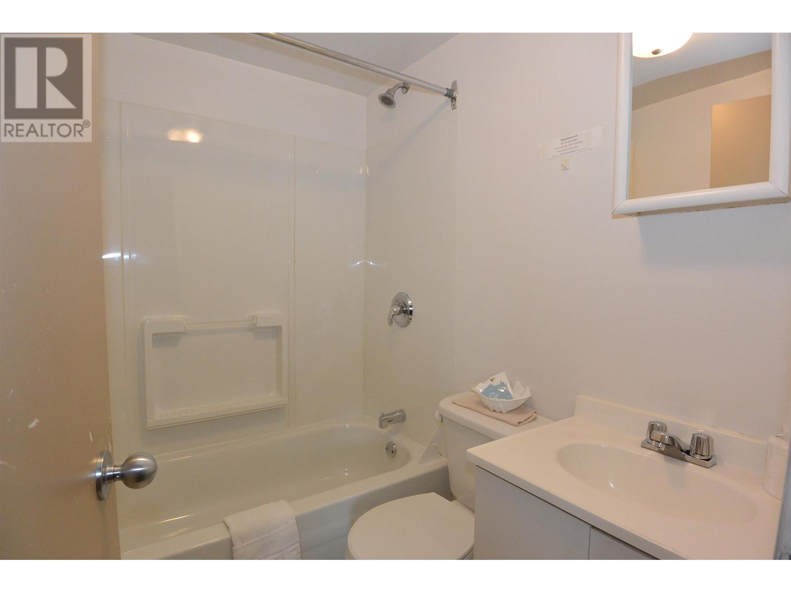 4444 10th Avenue Property Photo 9