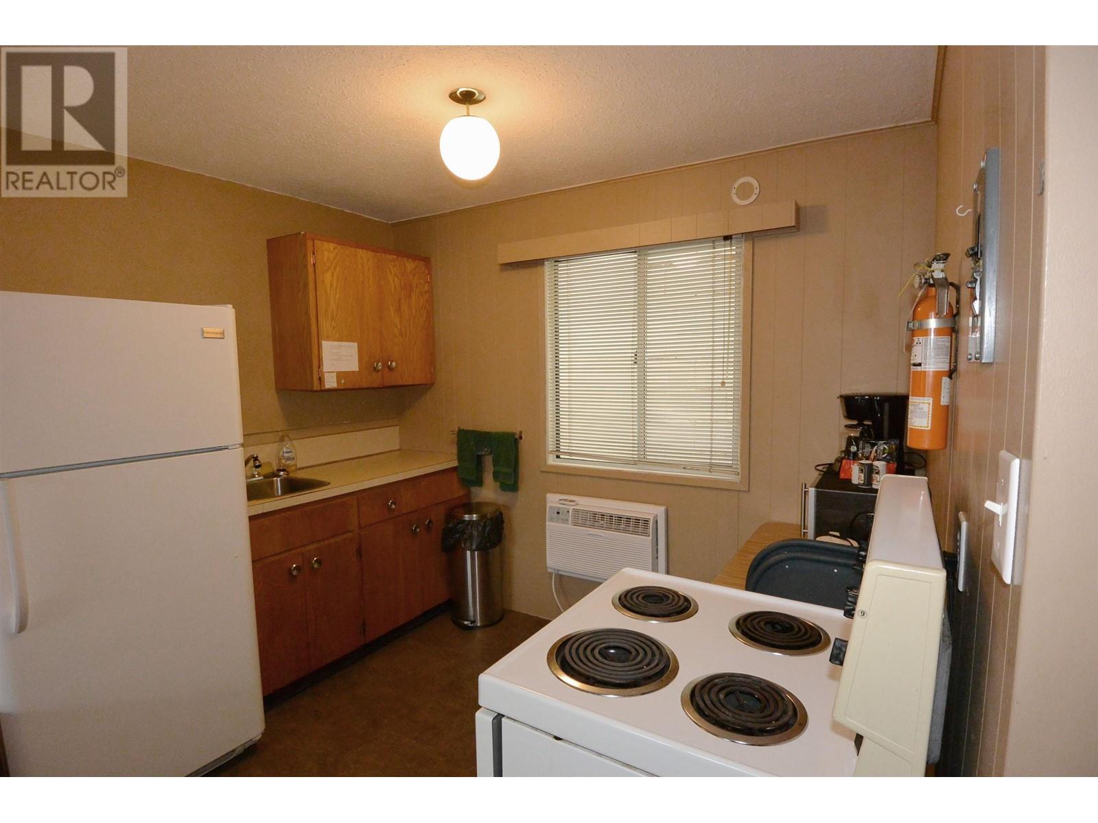 4444 10th Avenue Property Photo 12
