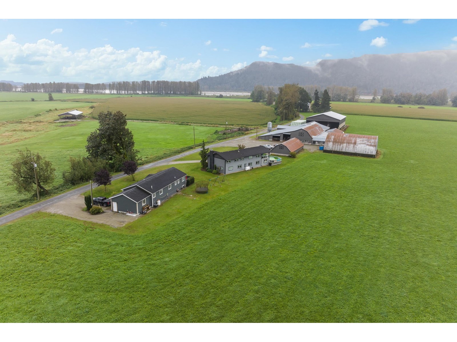 8713 Howell Road Property Photo 4