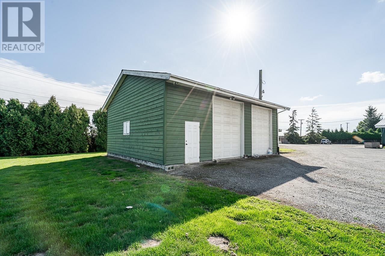 5151 96 Street Property Photo 3