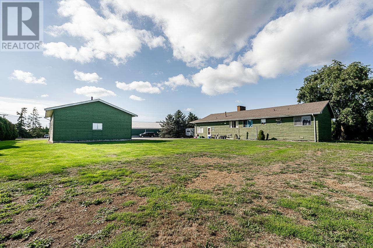 5151 96 Street Property Photo 4