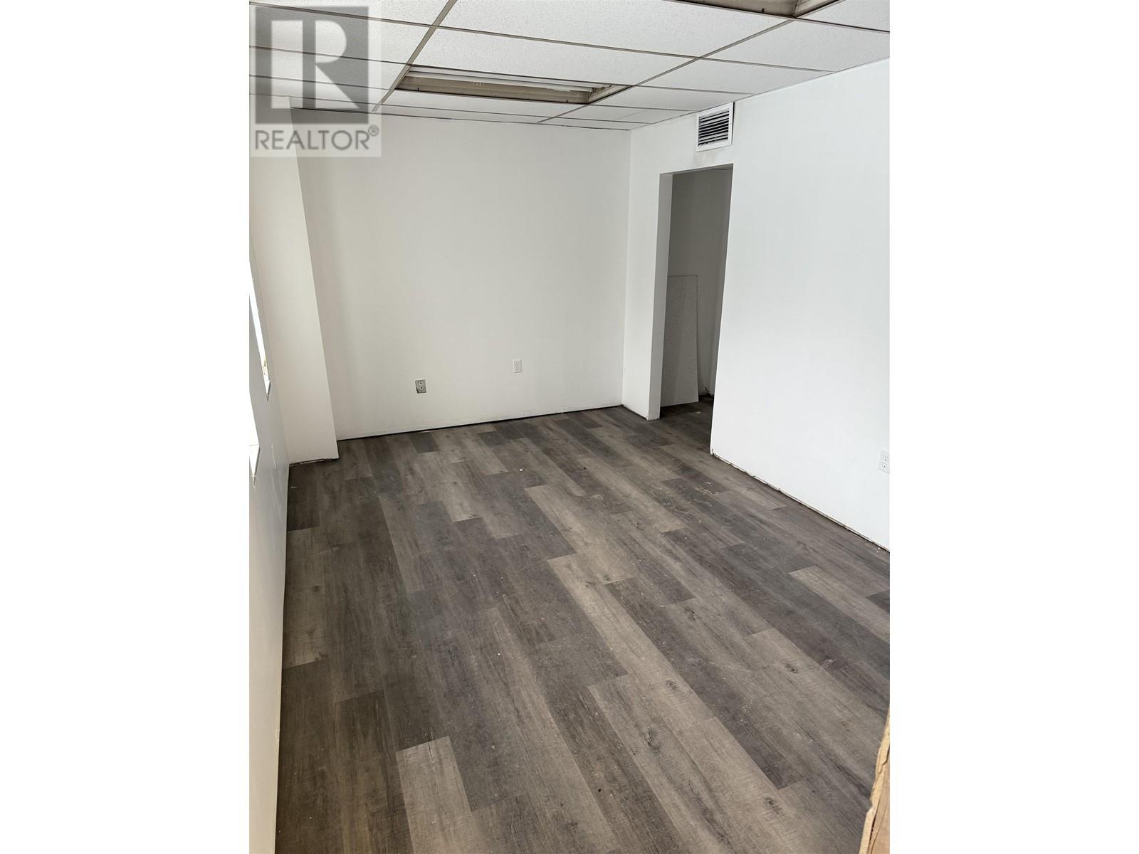 9107 75th Street Property Photo 5