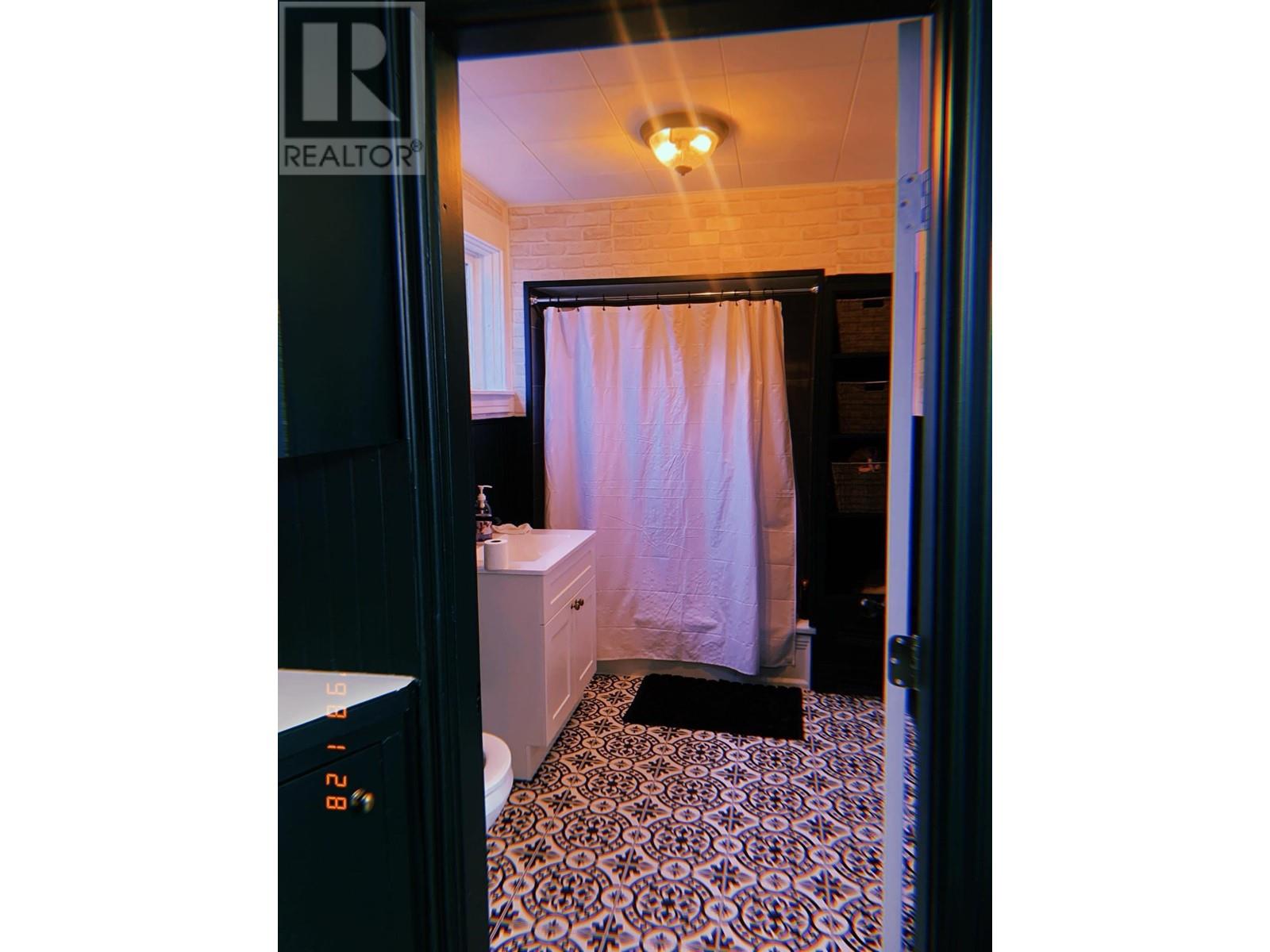 1176 Main Street Property Photo 16