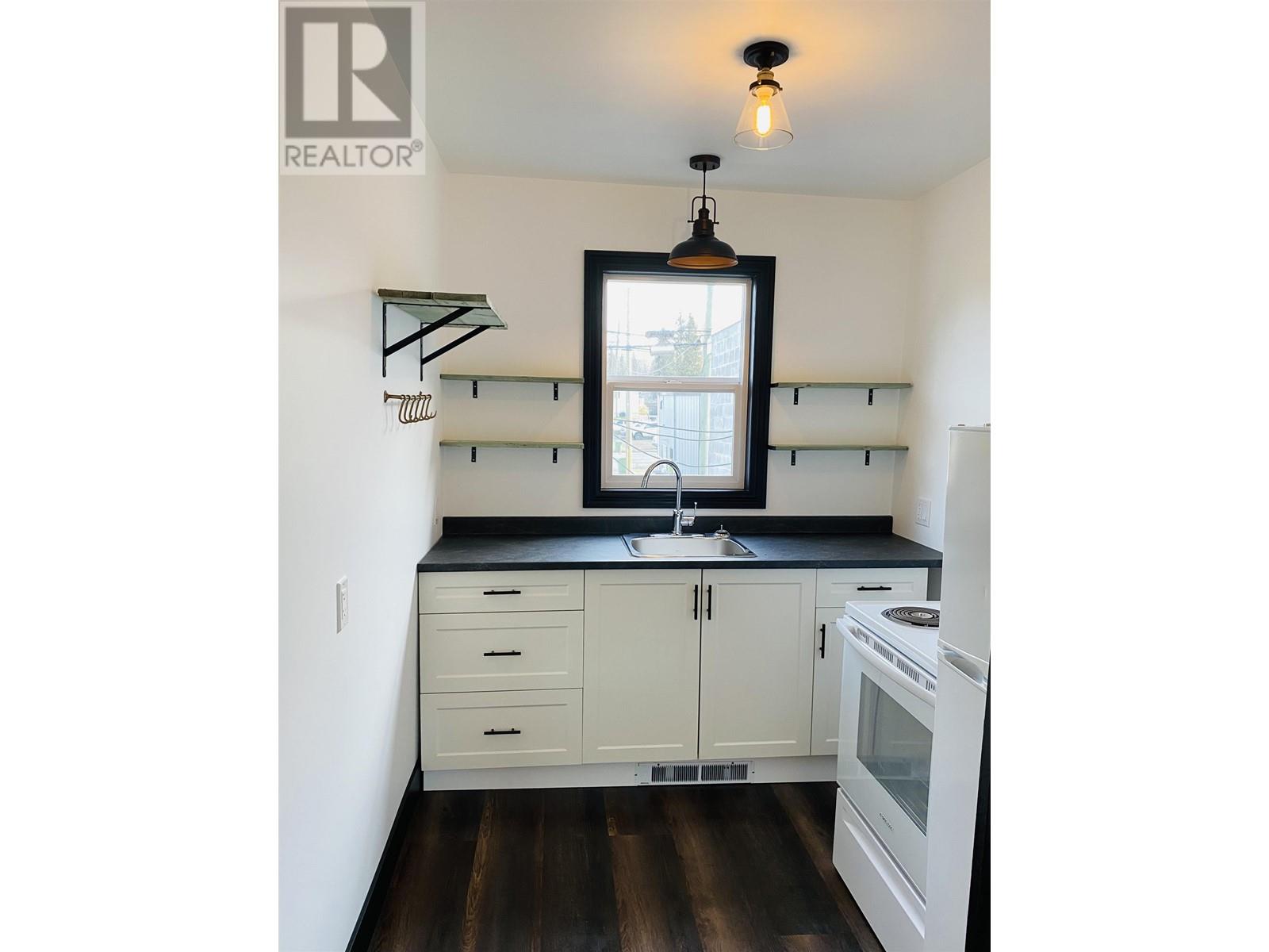 1176 Main Street Property Photo 23