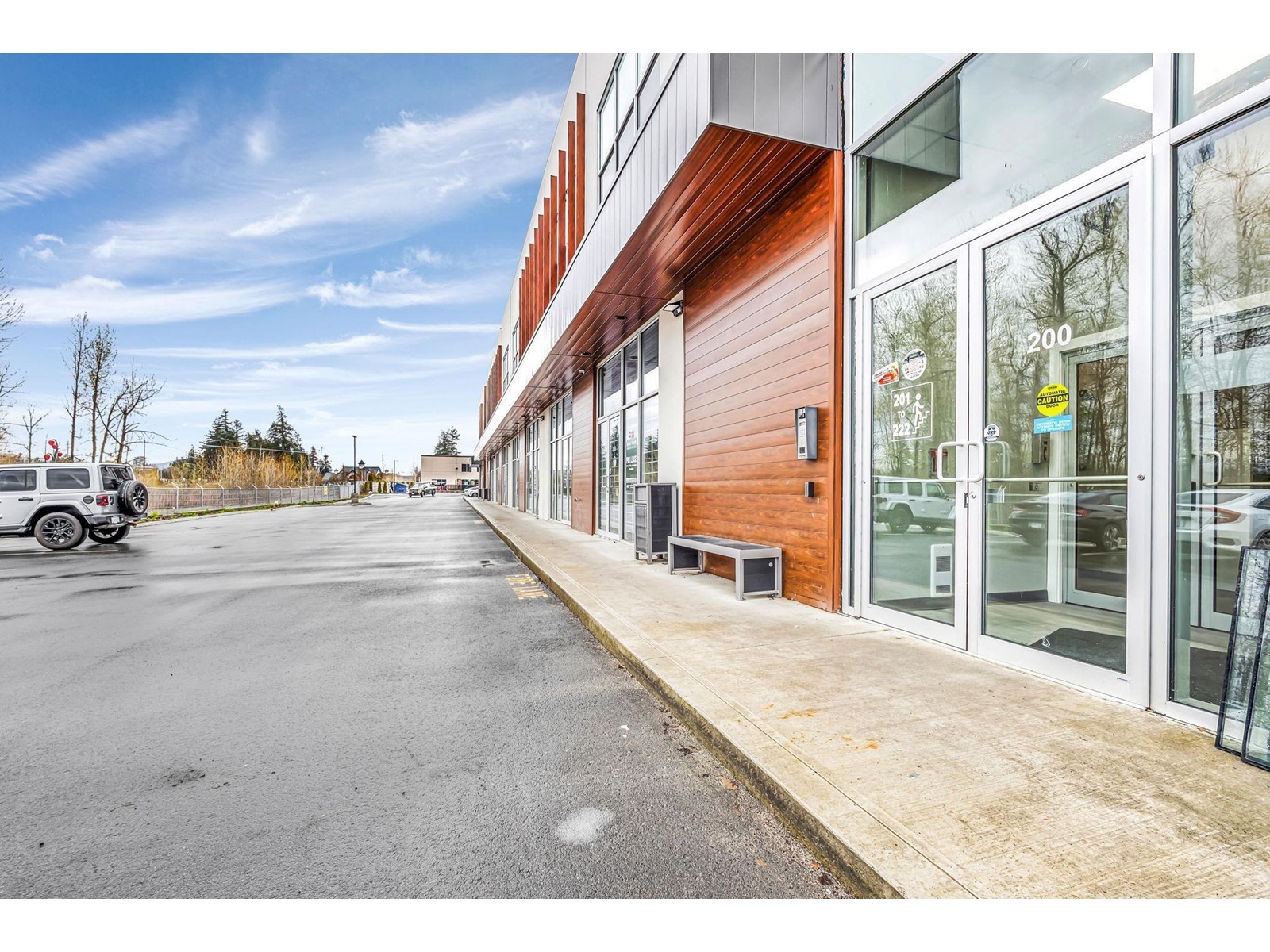 215 1779 Clearbrook Road Property Photo 4