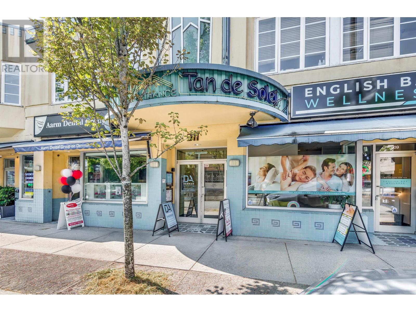 210 911 Denman Street Property Photo 3