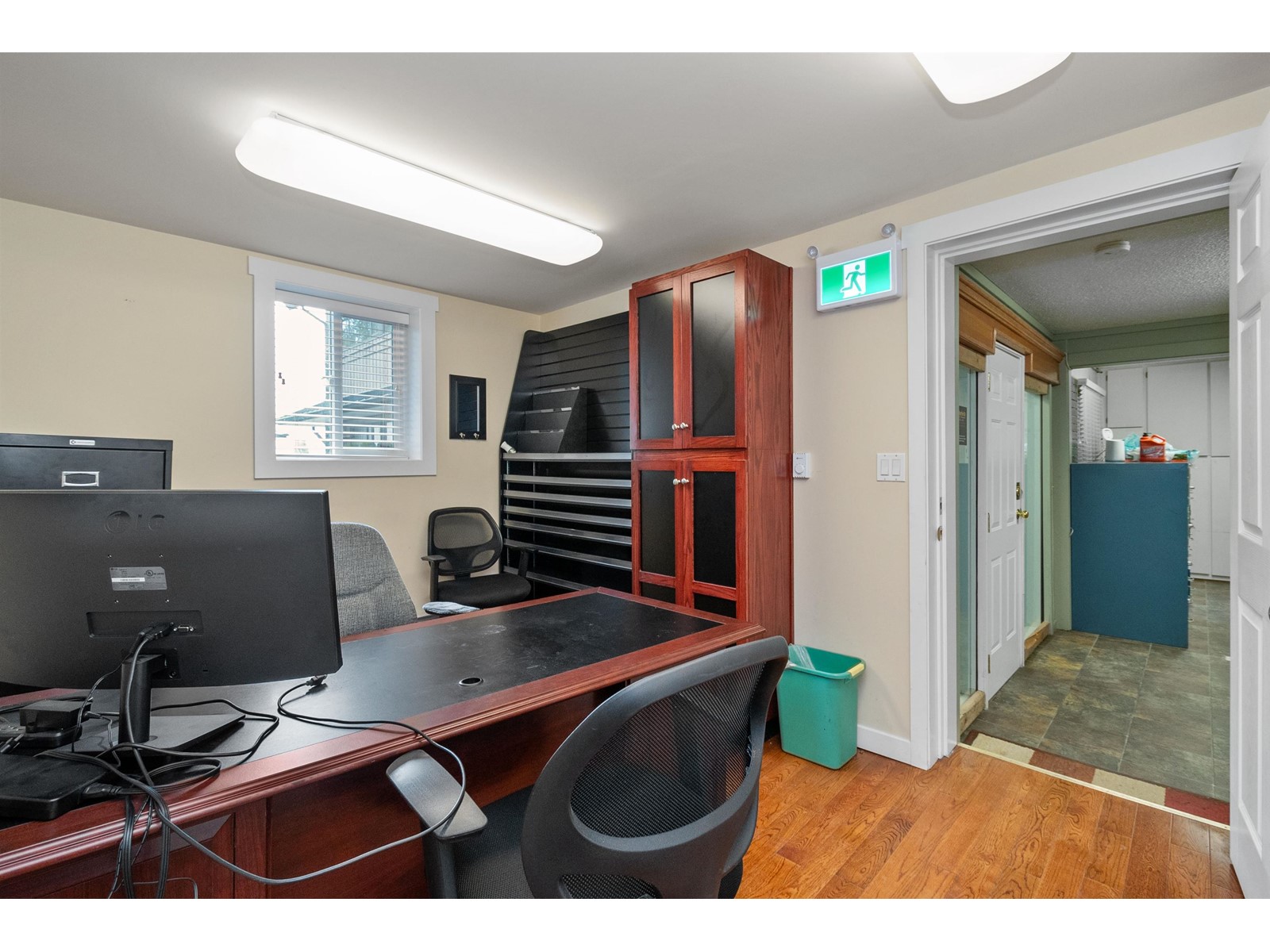 B 2265 West Railway Street Property Photo 13