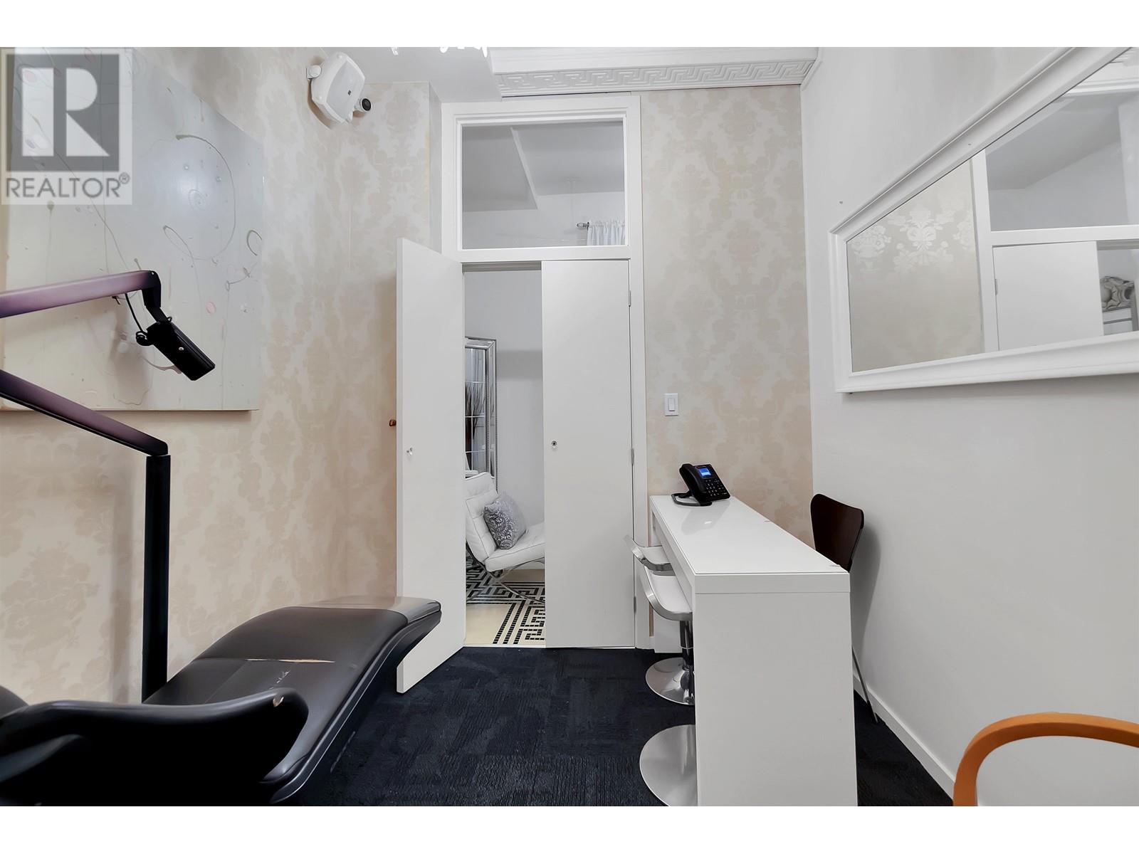 464 Granville Street Property Photo 10