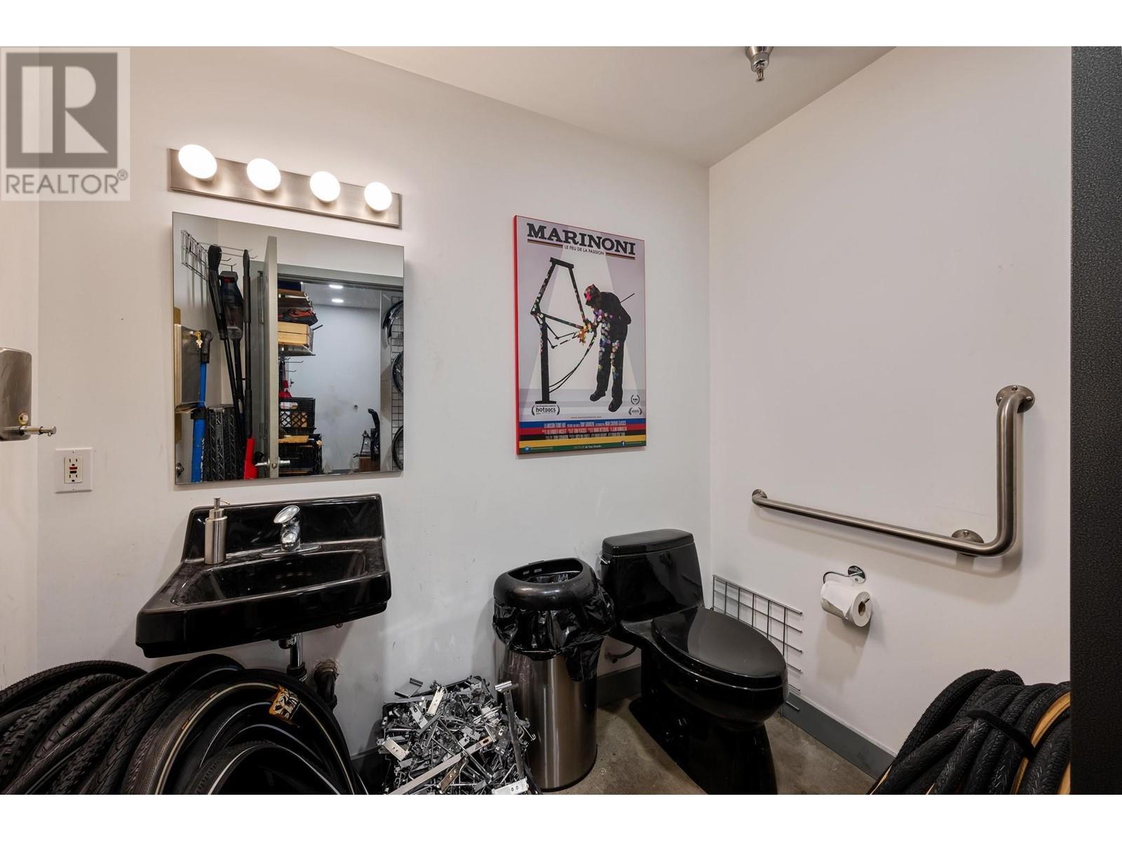 3469 Commercial Street Property Photo 7