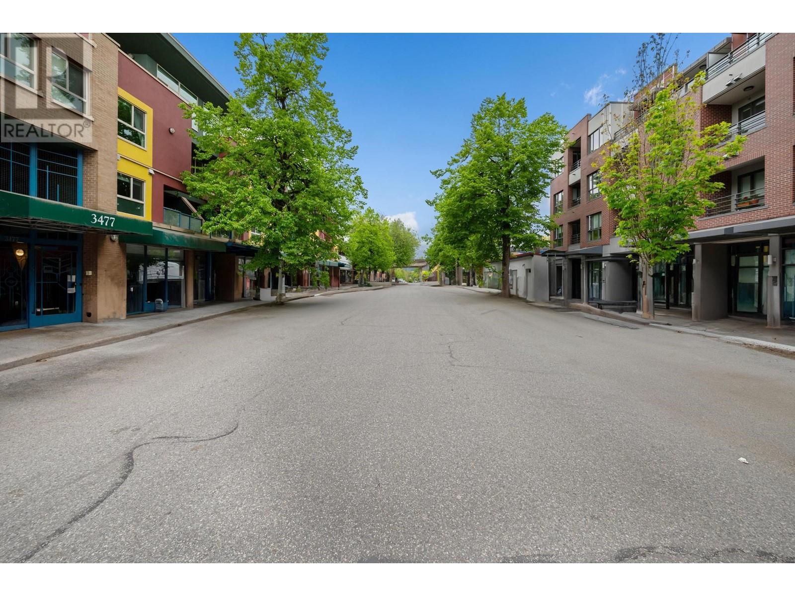 3469 Commercial Street Property Photo 14