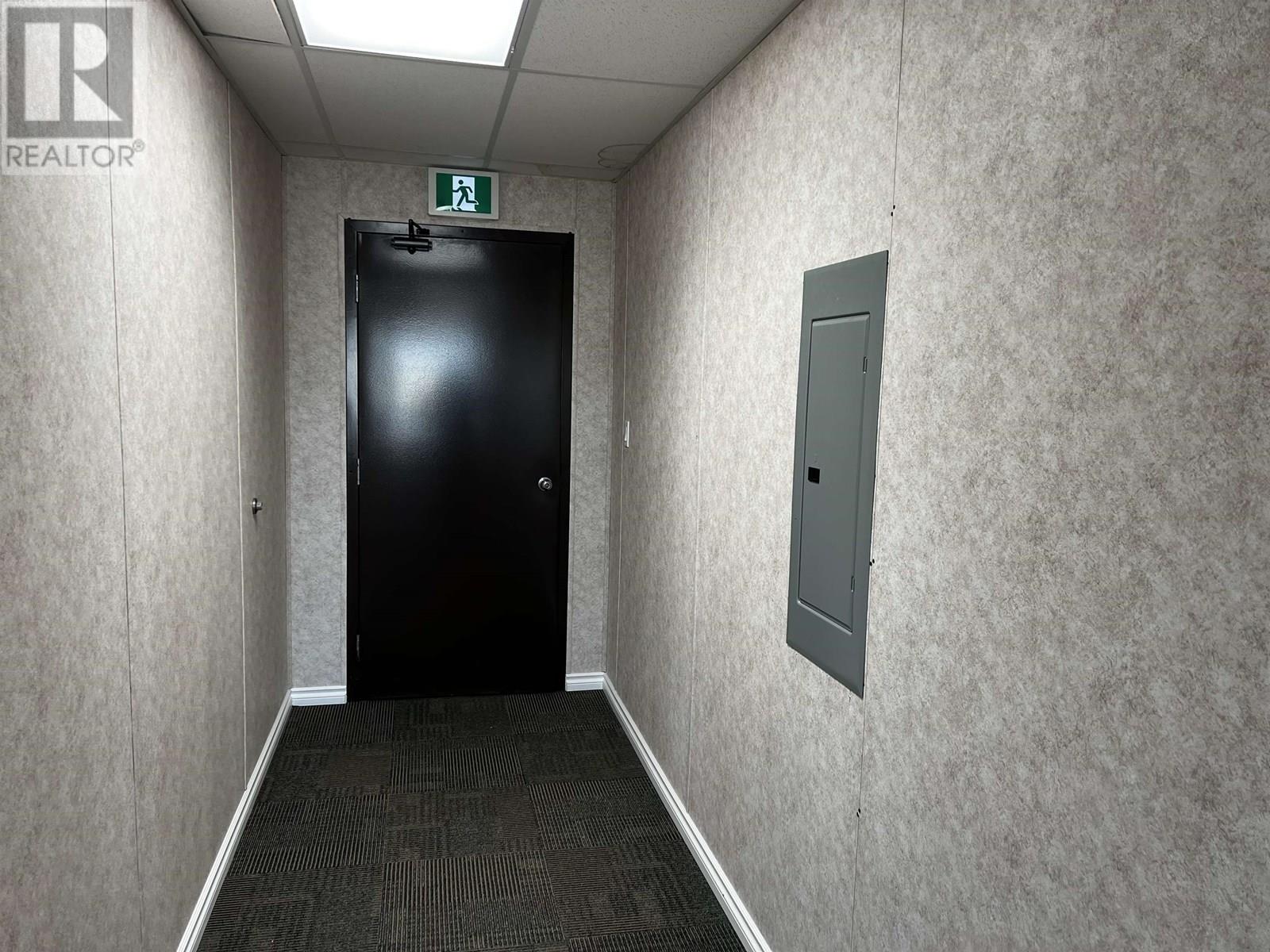 350 10504 100 Avenue Property Photo 4