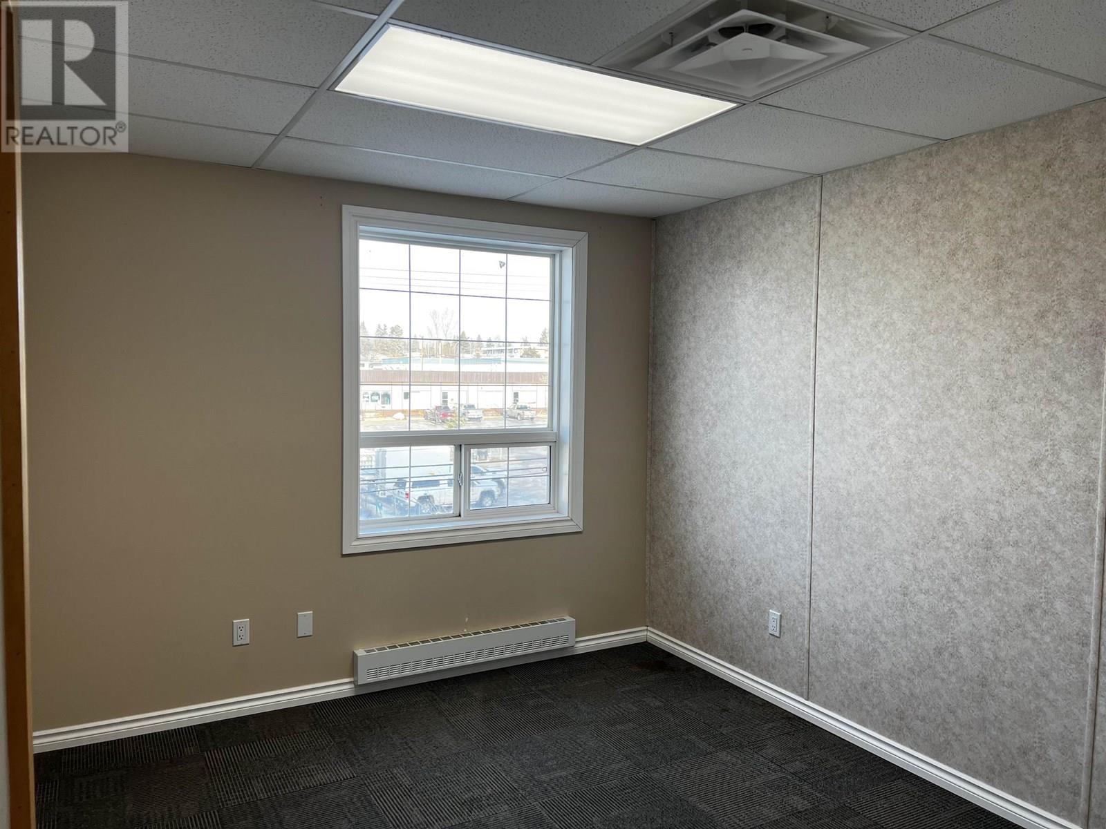 350 10504 100 Avenue Property Photo 6