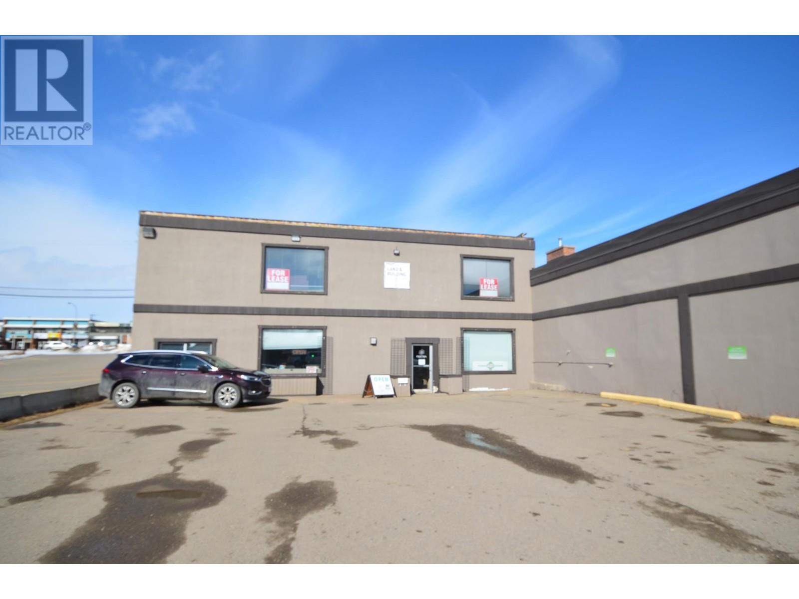 2 10032 99 Avenue Property Photo 1