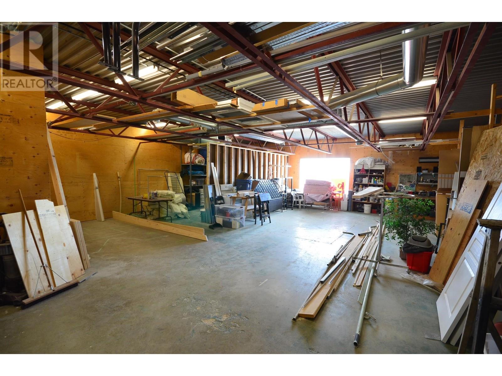 2 10032 99 Avenue Property Photo 18