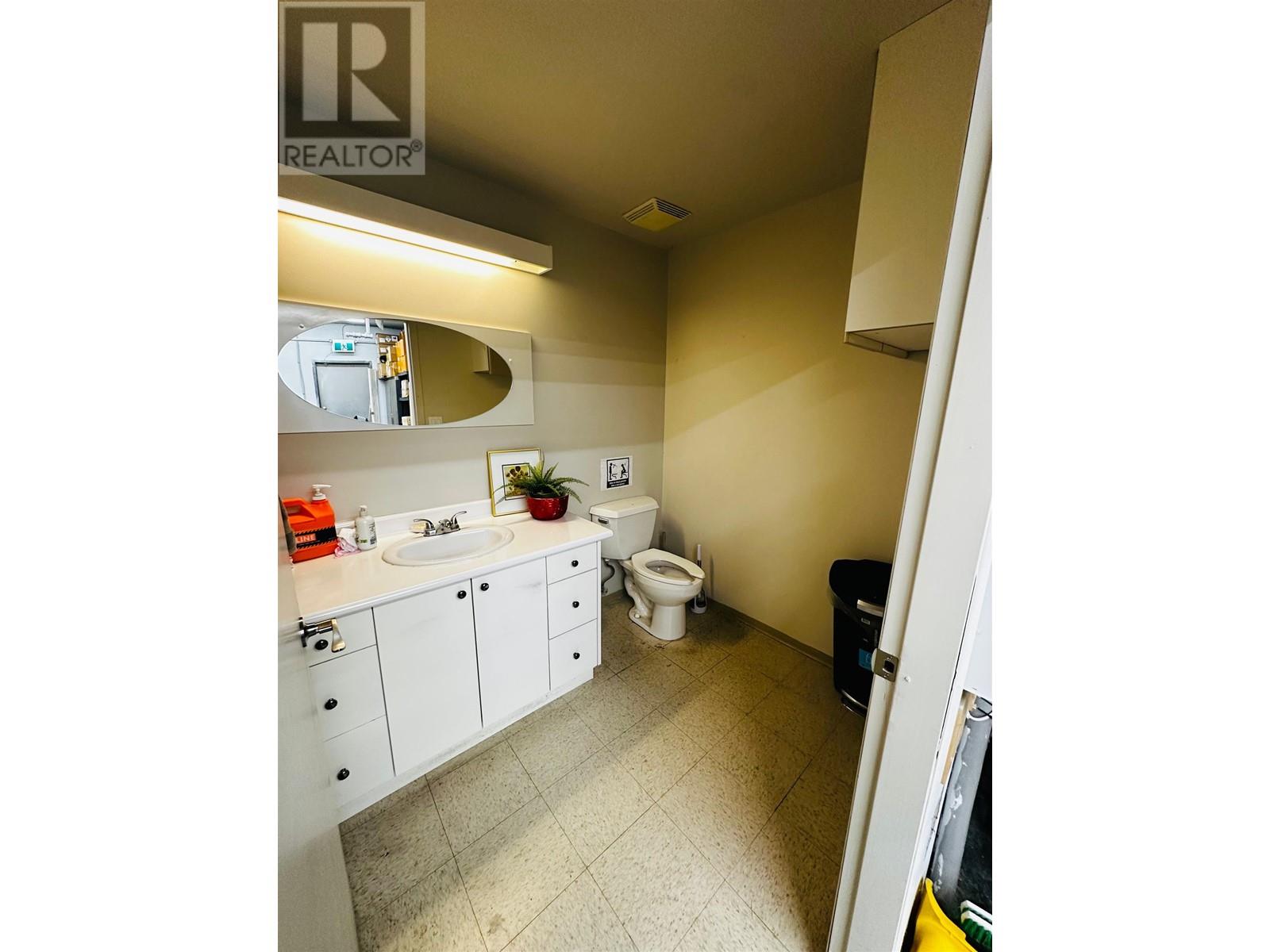 114 & 115 418 S East Kent Avenue Property Photo 7