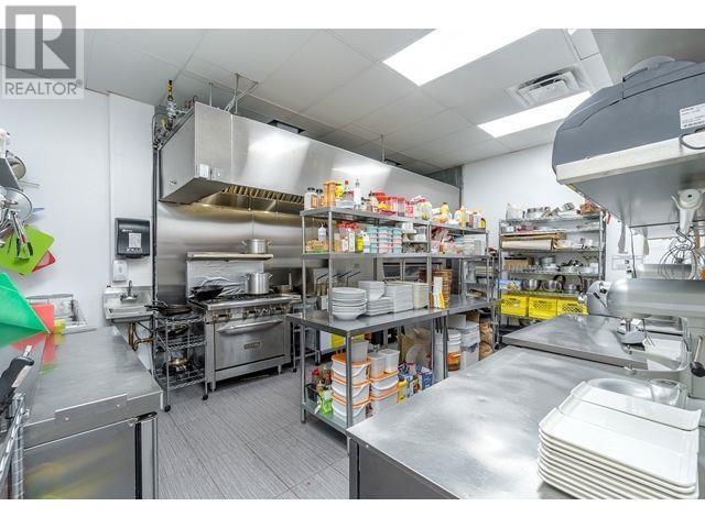 112 4751 Garden City Road Property Photo 27