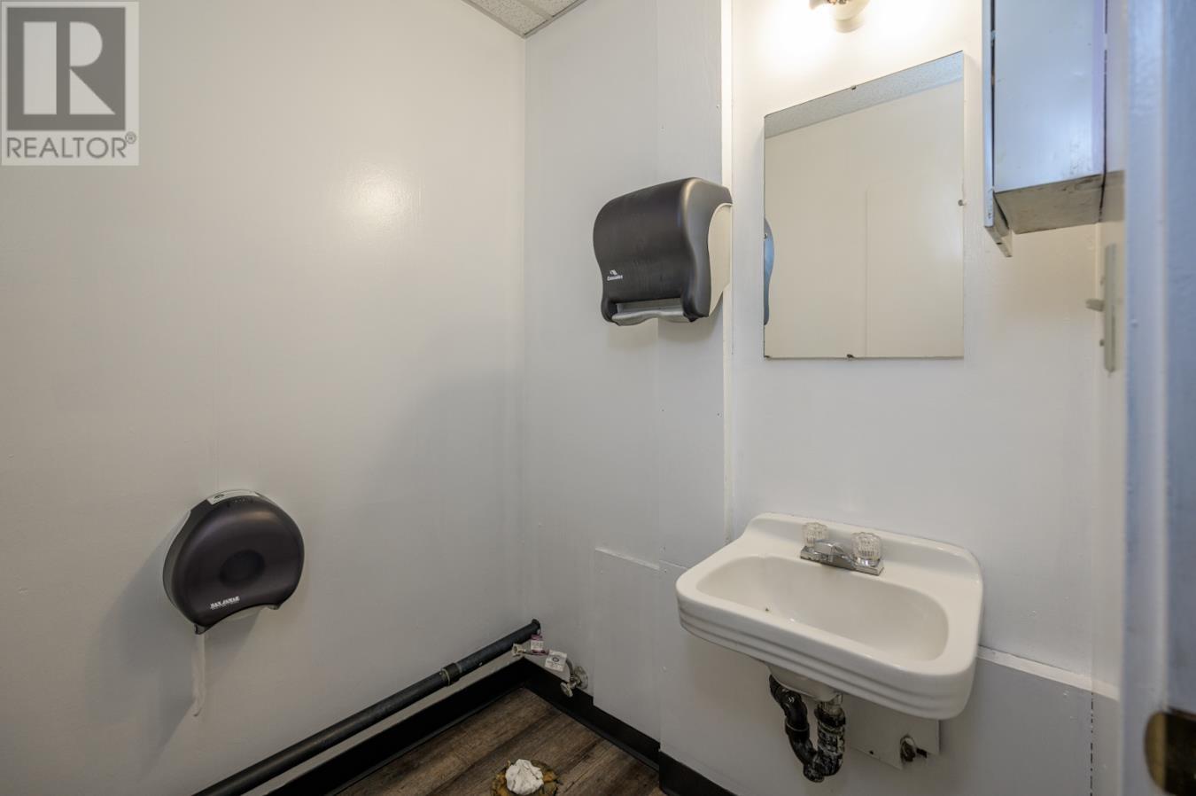 4653 W 16 Highway Property Photo 8
