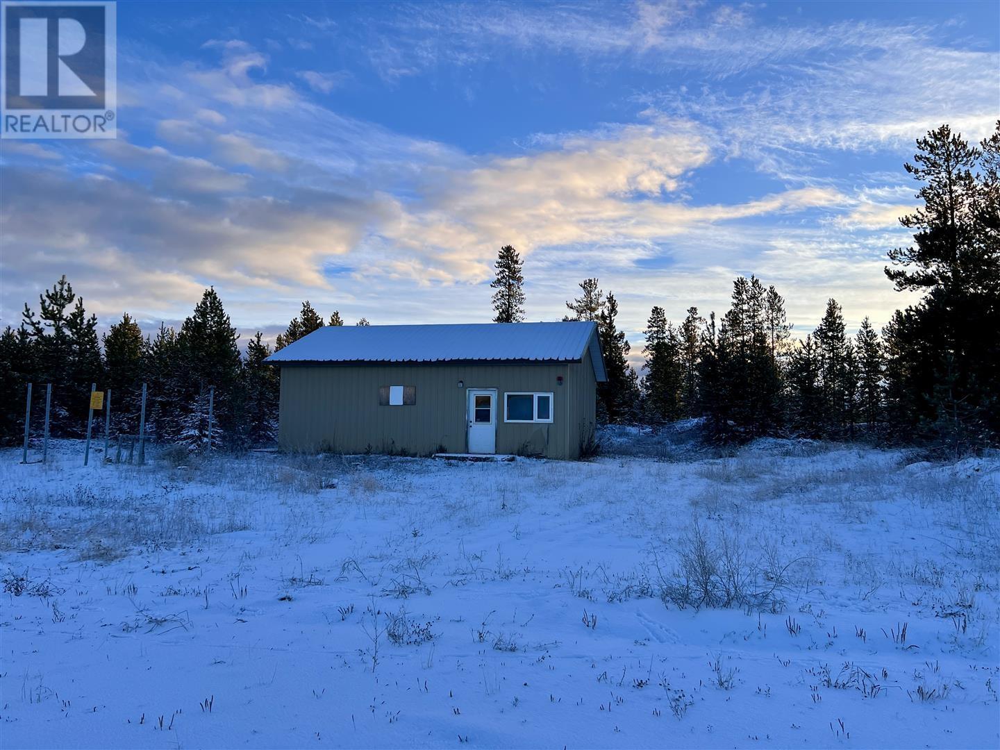 5051 Coquiwaldie Road Property Photo 4