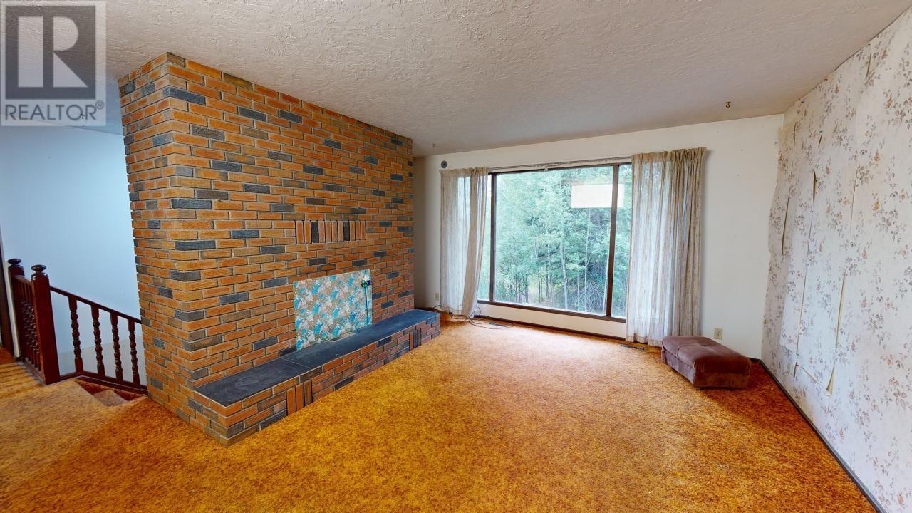 11108 85 Avenue Property Photo 4
