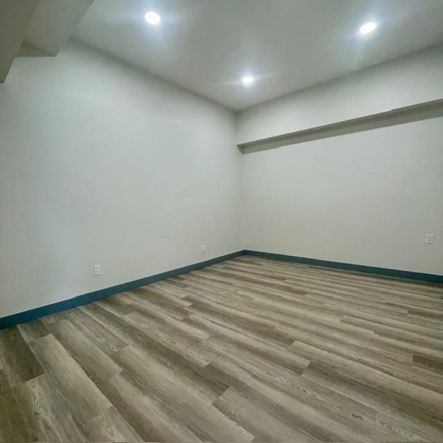 2613 Montrose Avenue Property Photo 13