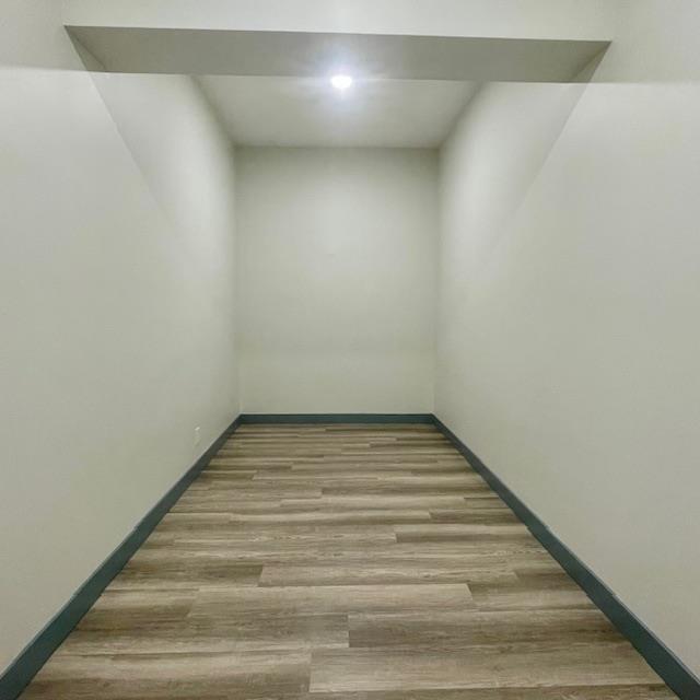 2613 Montrose Avenue Property Photo 17